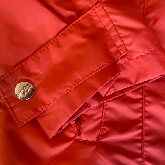 Vintage windbreaker rain jacket - size sm-med - Canadian - mid length, travel - Picture 11 of 16